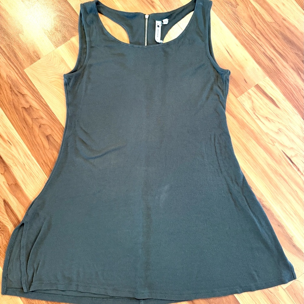 Cable & Gauge Dark Sleeveless Tank Top
